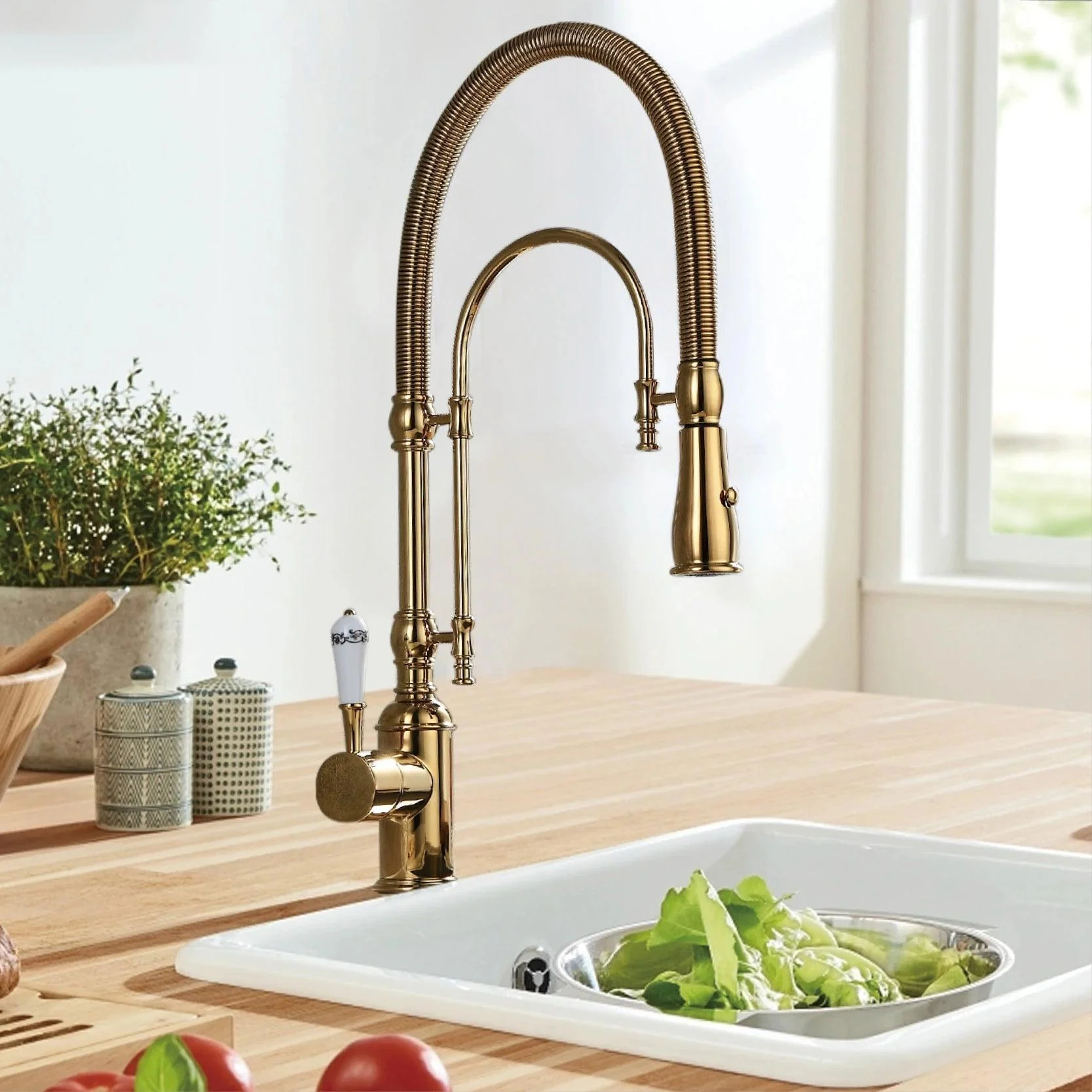 Brass Kitchen Tap With Retro Design Pull-out Kitchen Sink Tap -Bathlova