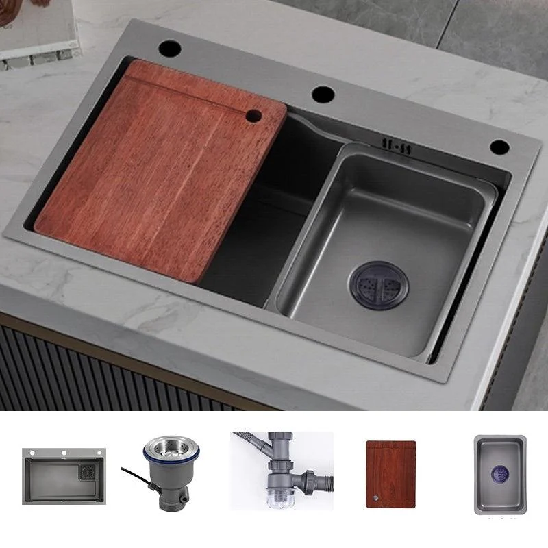 Dirt Resistant Kitchen Sink Soundproof Design Kitchen Sink with Basket Strainer -Bathlova