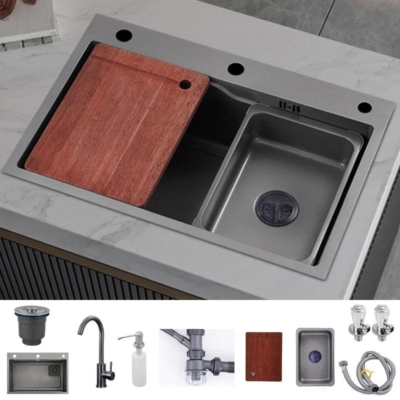 Dirt Resistant Kitchen Sink Soundproof Design Kitchen Sink with Basket Strainer -Bathlova