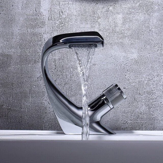 Felton - Modern Curved Bathroom Tap -Bathlova