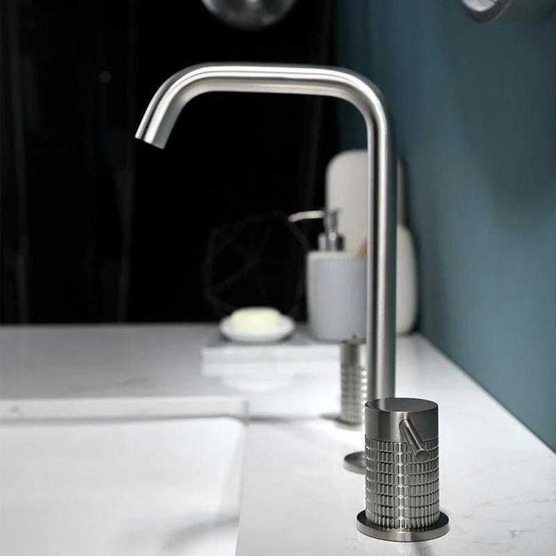 Glam 2-Handle Bathroom Sink Tap with High-Arc Widespread Bathroom Sink Tap -Bathlova