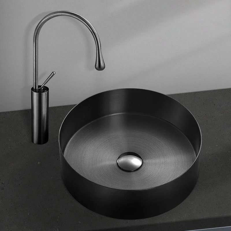 Modern Black Bathroom Sink Metal Round Vessel Bathroom Sink (Not Including Tap) -Bathlova