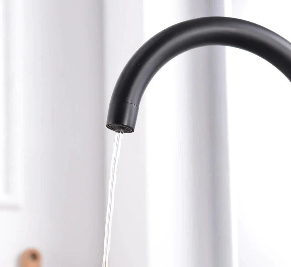 Modern Curved Kitchen Tap -Bathlova