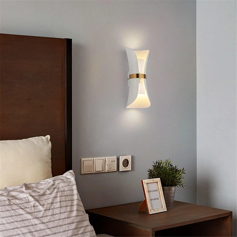 Modern European Ribbon Wall Sconce -Bathlova