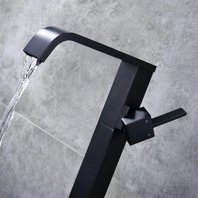 Modern Floor Mounted Metal Freestanding Tub Filler Freestanding High Arc Tub Tap Set -Bathlova