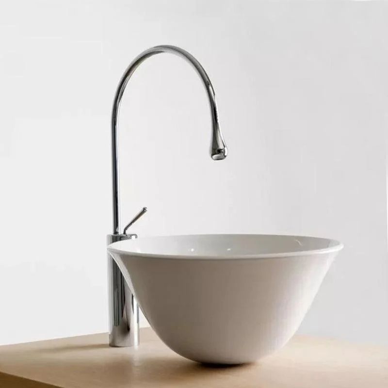 Modern Lever Handles Sink Tap Gooseneck Circular Brass Bathroom Sink Tap -Bathlova