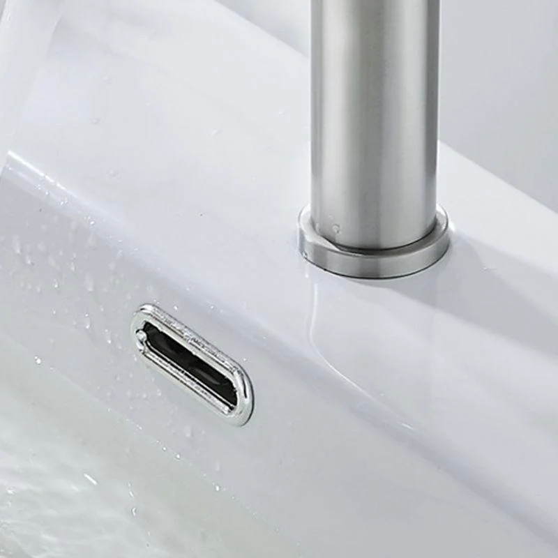 Modern Low Arc Sink Tap with Single Handle Bathroom Sink Tap -Bathlova