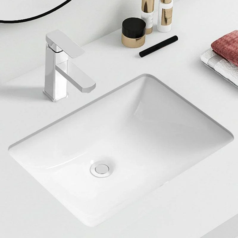 Modern Porcelain Bathroom Sink Undermount Bathroom Sink in White(Not Including Tap) -Bathlova