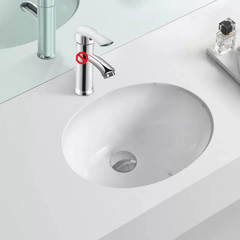 Bathroom Sink Ceramic White Round Anti-spill Sink with Tap -Bathlova