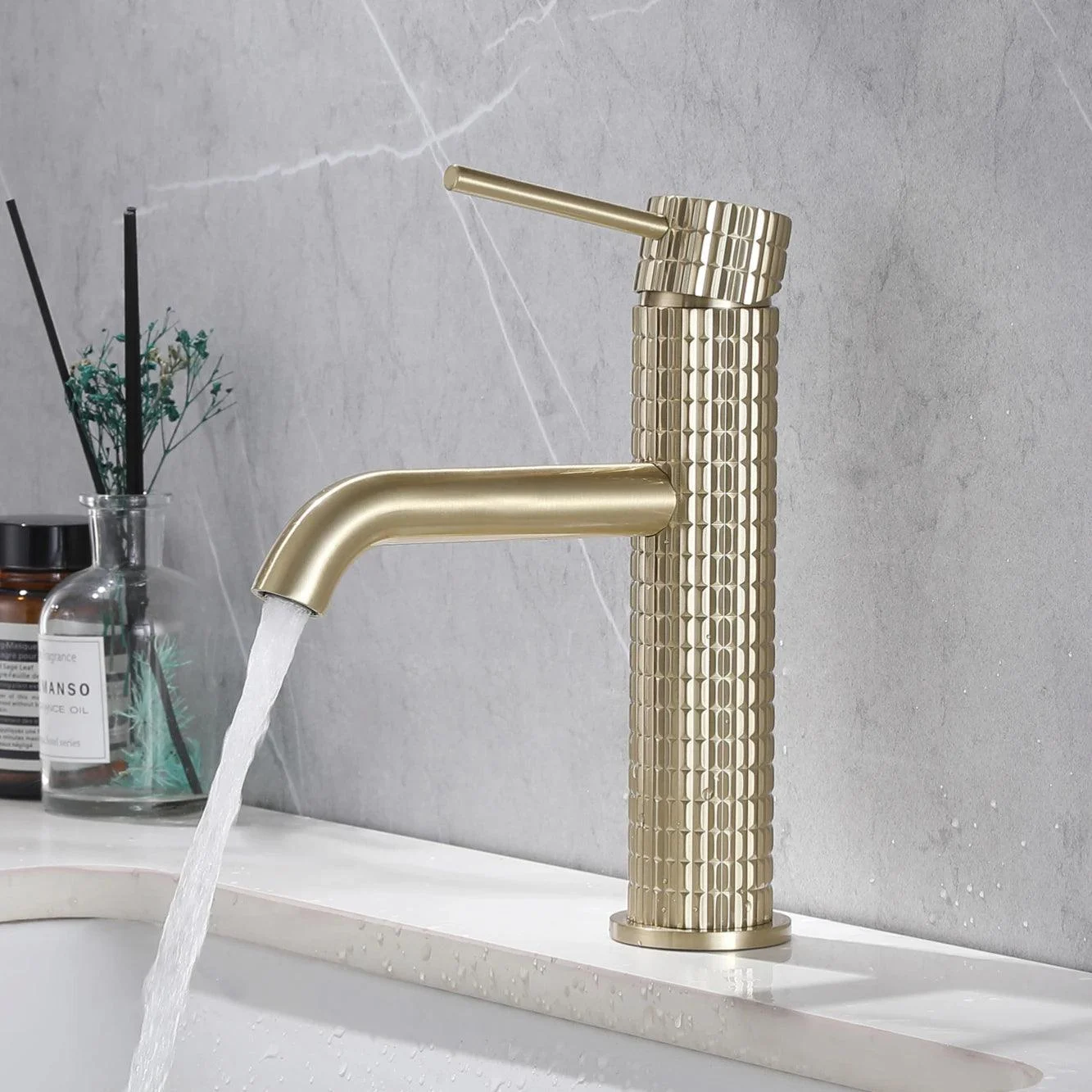 Bathroom Tap With Diamond Pattern Design Dual Control Tap -Bathlova