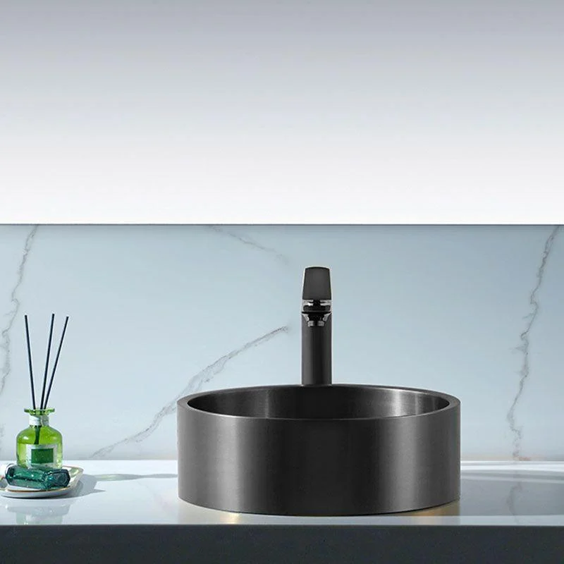 Contemporary Bathroom Sink Metal Round Vessel Bathroom Sink with Pop-Up Drain -Bathlova