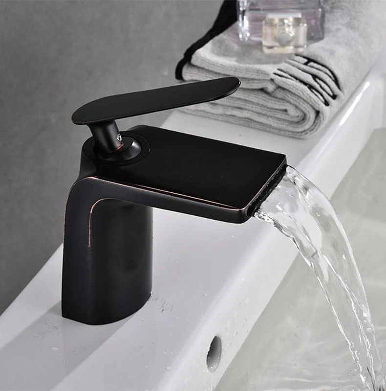 Elton - Classic Waterfall Tap -Bathlova