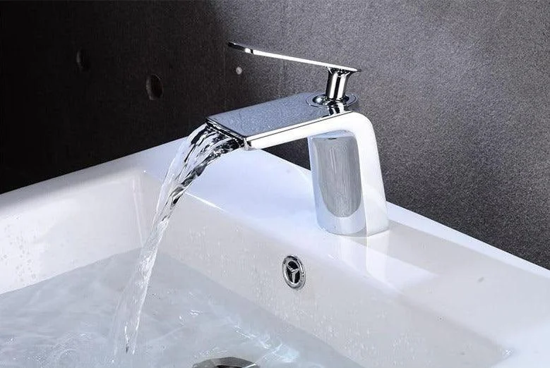 Elton - Classic Waterfall Tap -Bathlova