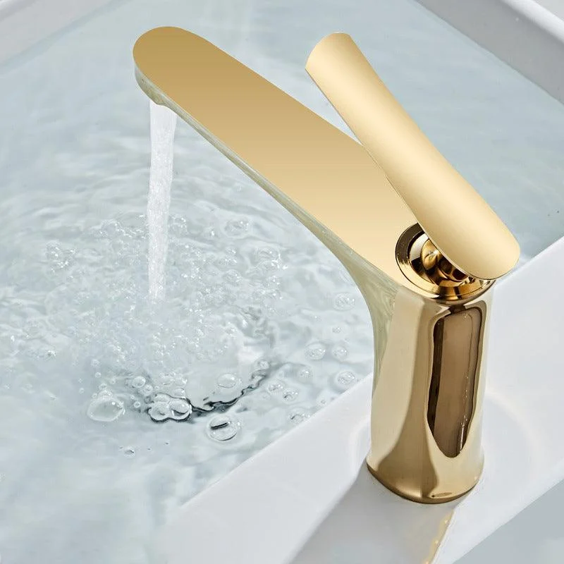 Luxury 1 Handle Sink Bathroom Tap Circular Brass Basin Tap with Water Hose -Bathlova