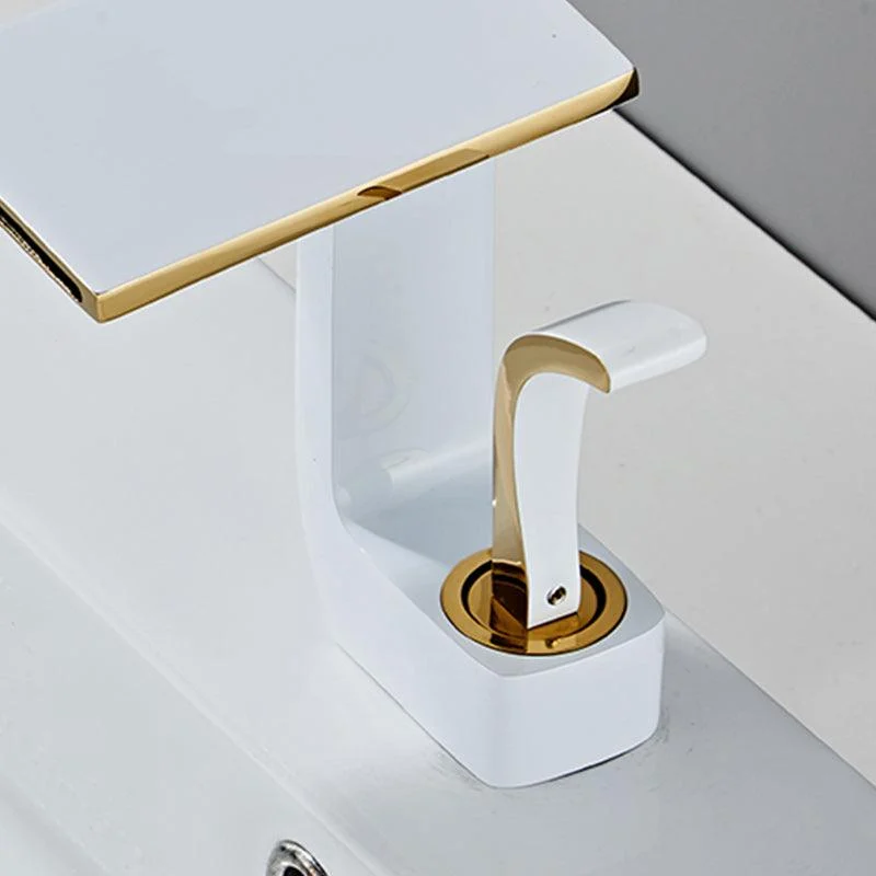 Luxury Single Handle Sink Tap Bathroom Brass Centerset Tap -Bathlova