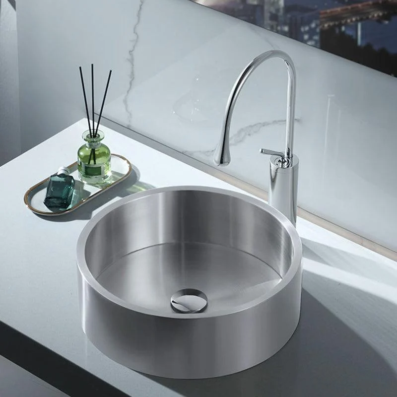 Metal Bathroom Sink Round Bathroom Sink with Overflow And Drain Assembly -Bathlova