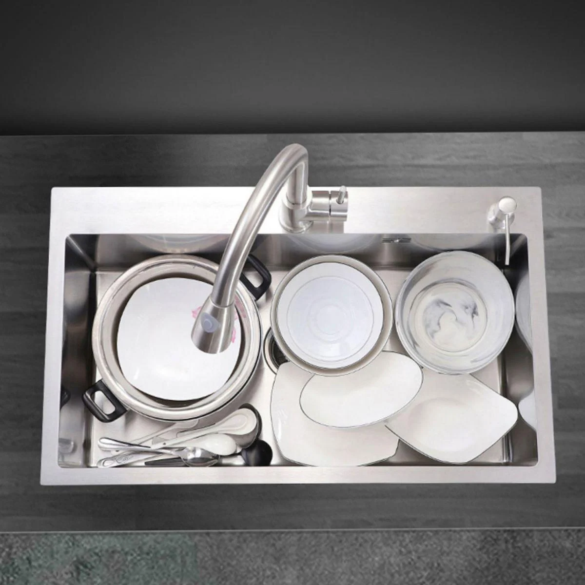 Modern Style Kitchen Sink Mental Kitchen Sink with Center Drain Placement -Bathlova