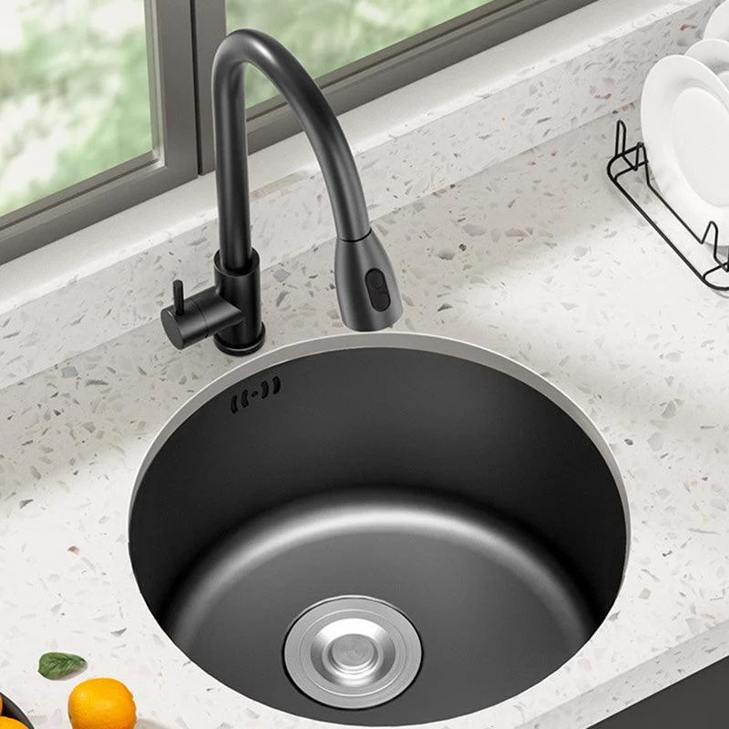 Modern Style Kitchen Sink Stainless Steel Round Kitchen Sink with Drain Strainer Kit -Bathlova