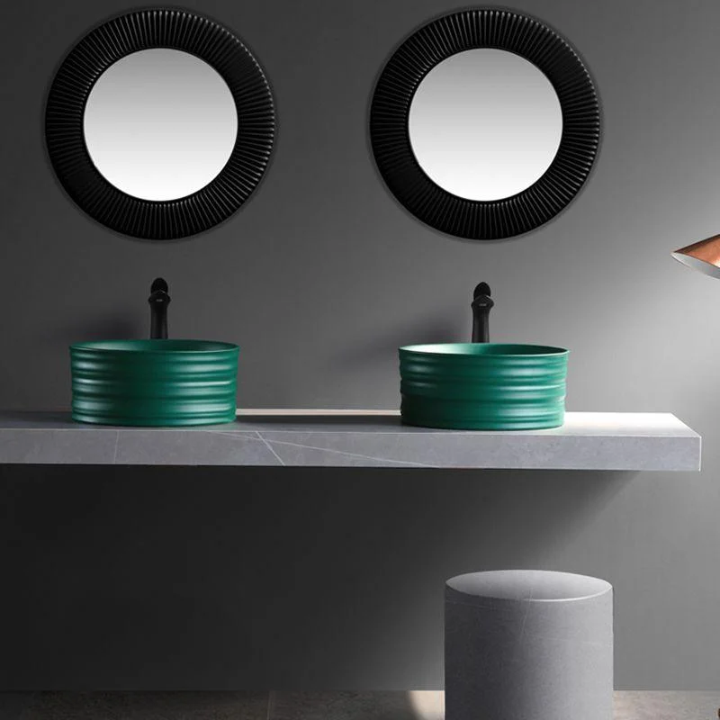 Modern Vessel Bathroom Sink Circular Porcelain with Pop-Up Drain Vessel Sink -Bathlova