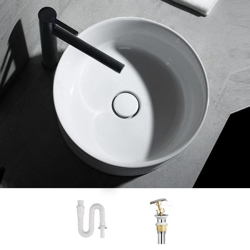 Modern Vessel Bathroom Sink Circular Porcelain with Pop-Up Drain Vessel Sink -Bathlova