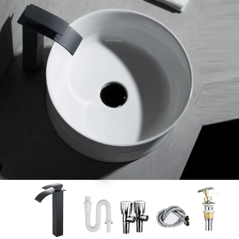 Modern Vessel Bathroom Sink Circular Porcelain with Pop-Up Drain Vessel Sink -Bathlova