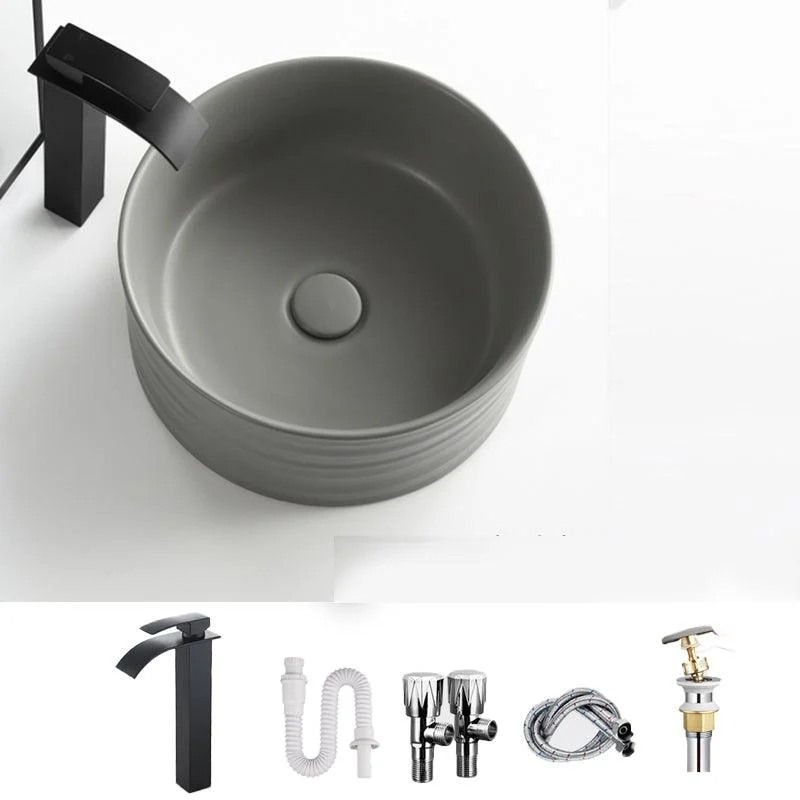 Modern Vessel Bathroom Sink Circular Porcelain with Pop-Up Drain Vessel Sink -Bathlova