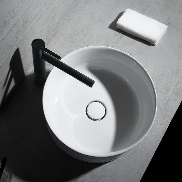 Modern Vessel Bathroom Sink Circular Porcelain with Pop-Up Drain Vessel Sink -Bathlova