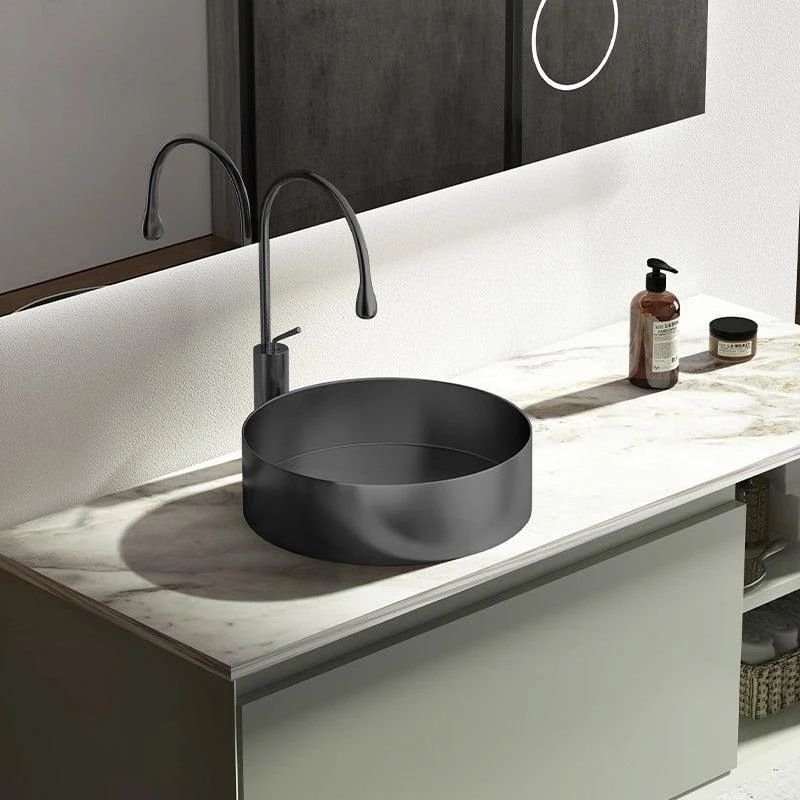 Modern Vessel Bathroom Sink Round Metal with Pop-Up Drain Vessel Lavatory Sink -Bathlova