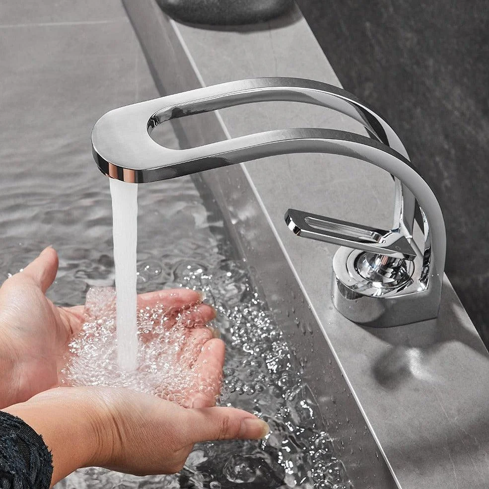 Oliver - Curved Dual-Channel Modern Bathroom Tap -Bathlova