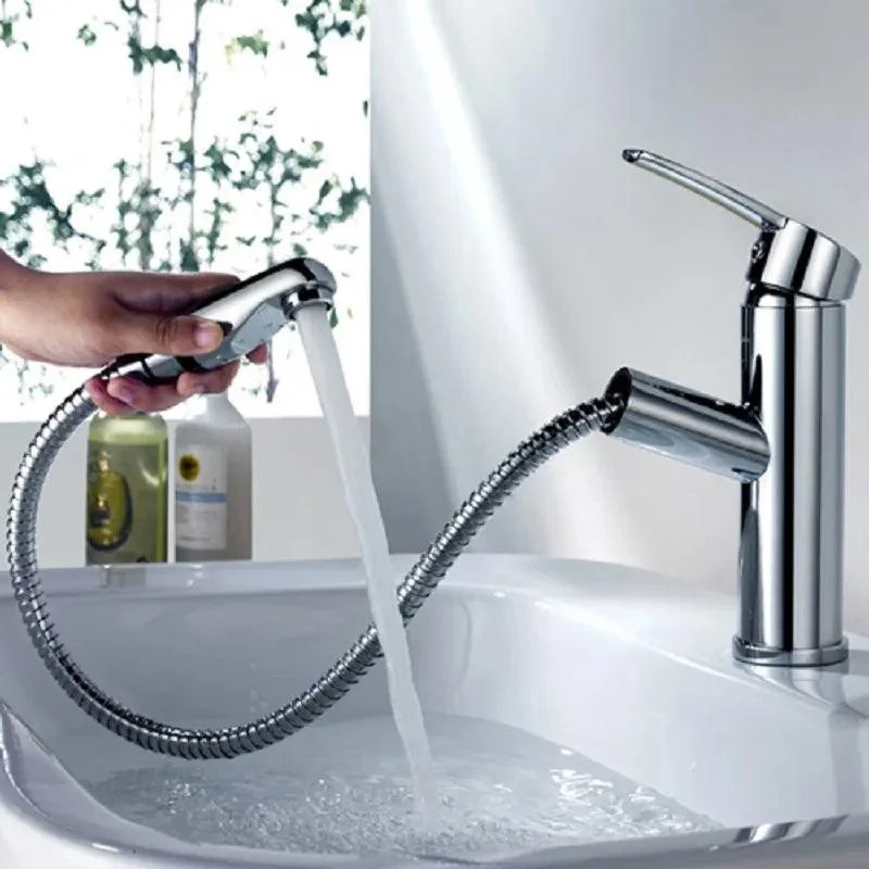 Pull-out Spray Bathroom Tap with Single Handle in Polished Chrome -Bathlova