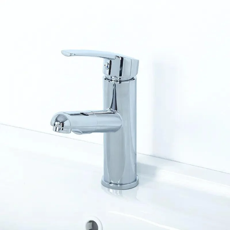 Pull-out Spray Bathroom Tap with Single Handle in Polished Chrome -Bathlova