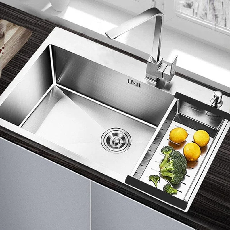 Single Bowl Kitchen Sink Stainless Steel Kitchen Sink with Strainer -Bathlova