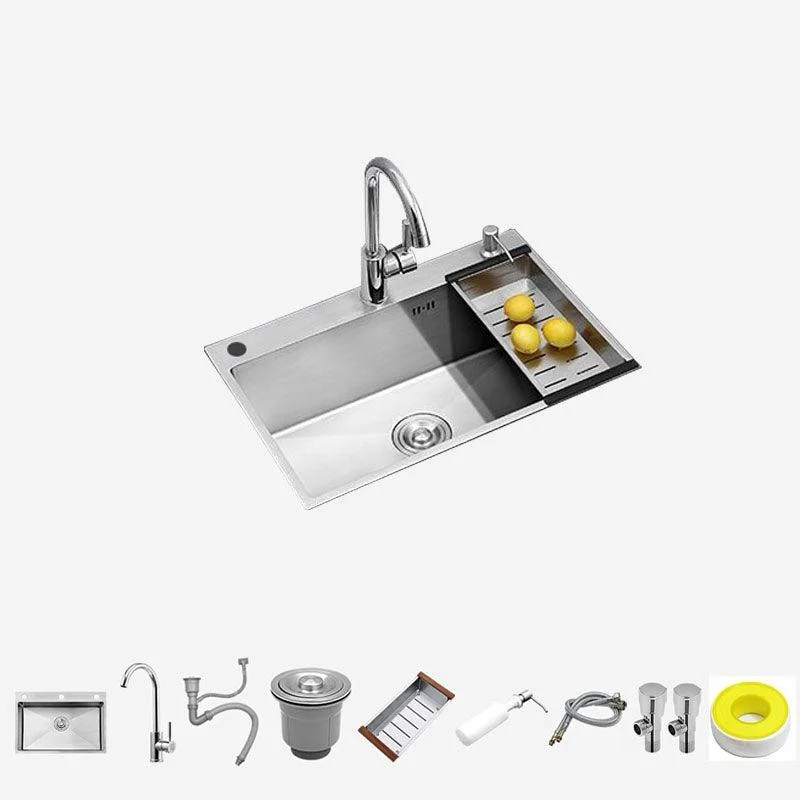 Single Bowl Kitchen Sink Stainless Steel Kitchen Sink with Strainer -Bathlova