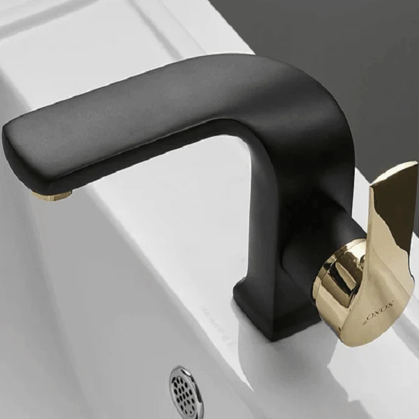 Specter - Curved Lux Bathroom Tap -Bathlova