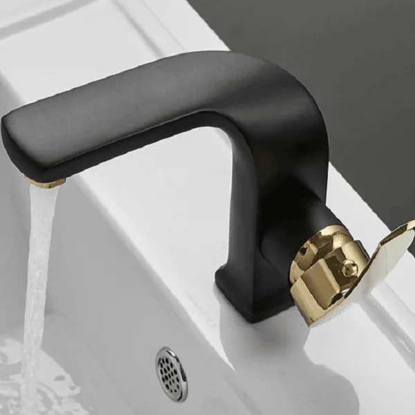 Specter - Curved Lux Bathroom Tap -Bathlova