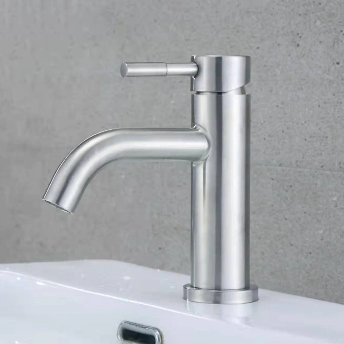 Stainless Steel Bathroom Tap Chrome Lever Handle Sink Tap with 1 Hole -Bathlova