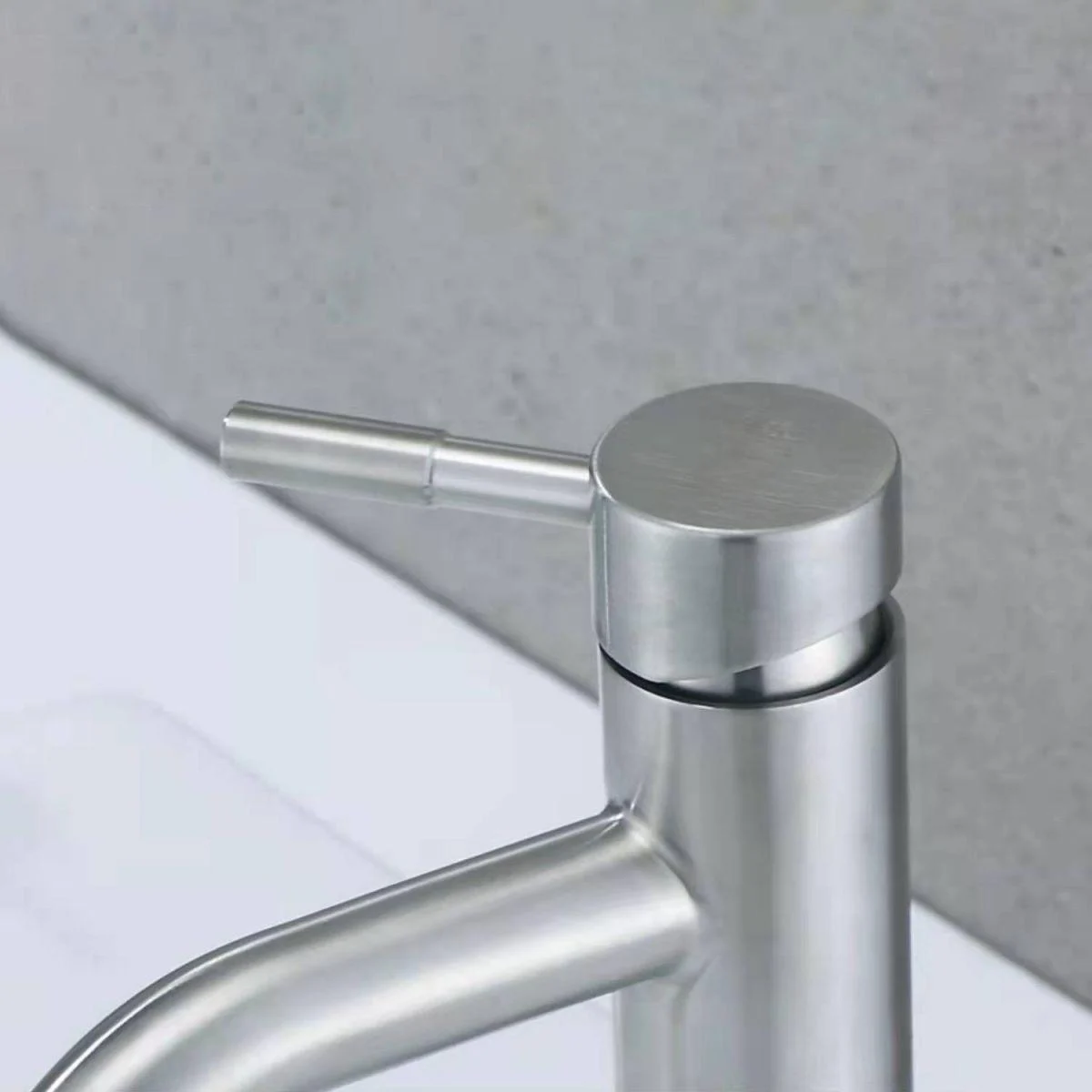 Stainless Steel Bathroom Tap Chrome Lever Handle Sink Tap with 1 Hole -Bathlova