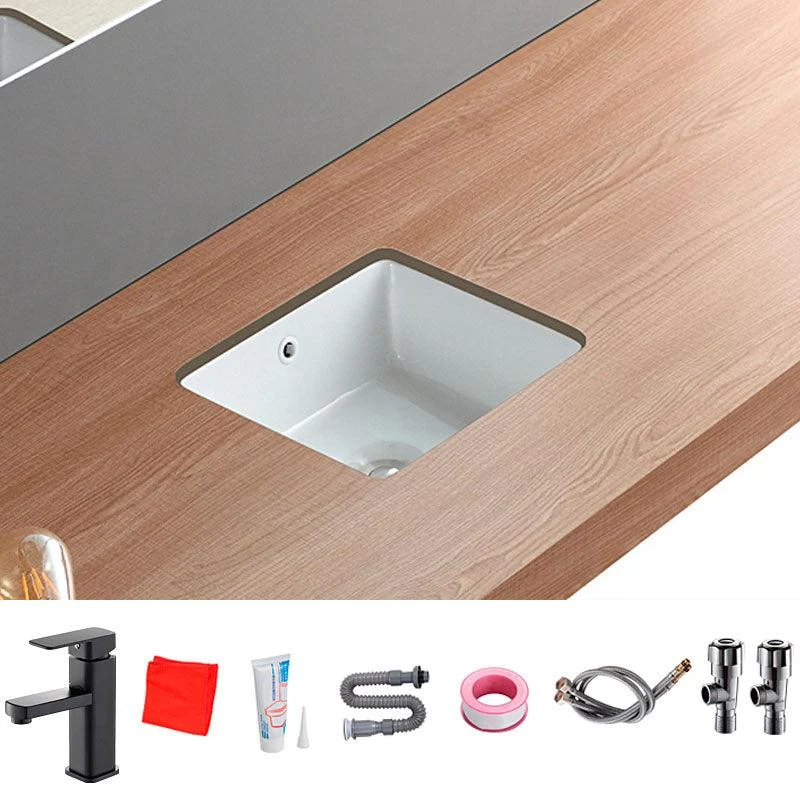 Traditional Undermount Bathroom Sink Porcelain with Overflow Basin Sink -Bathlova