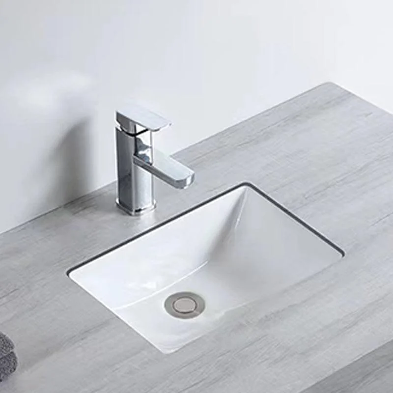 Traditional Undermount Bathroom Sink Porcelain with Pop-Up Drain Basin -Bathlova