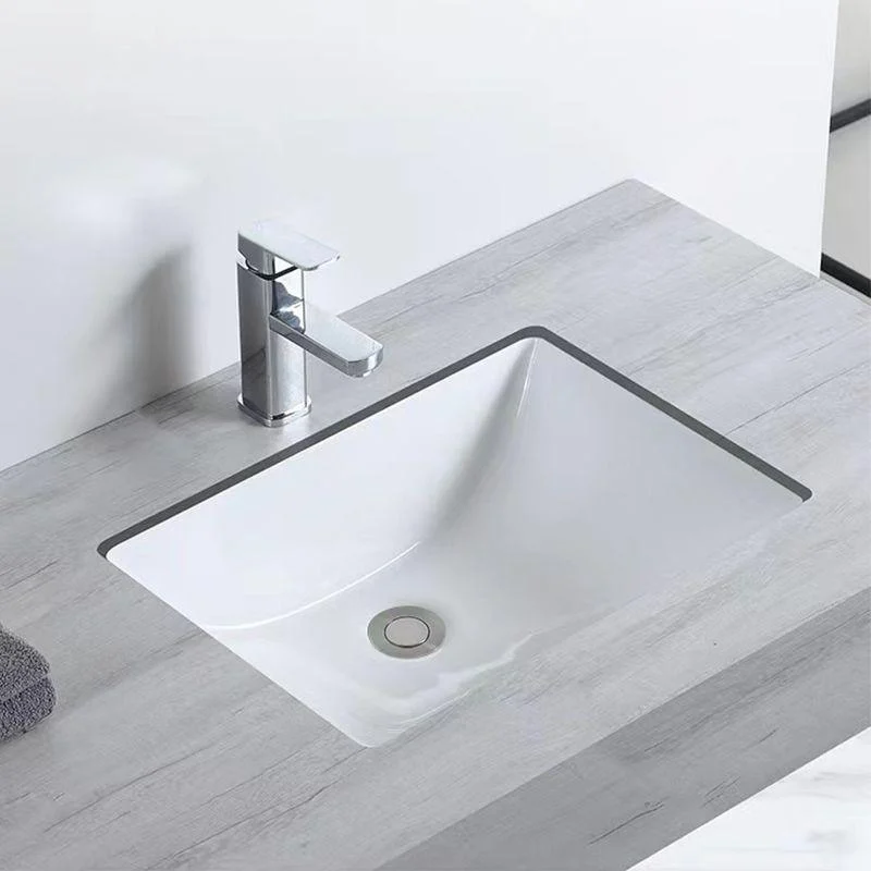 Traditional Undermount Bathroom Sink Porcelain with Pop-Up Drain Basin -Bathlova