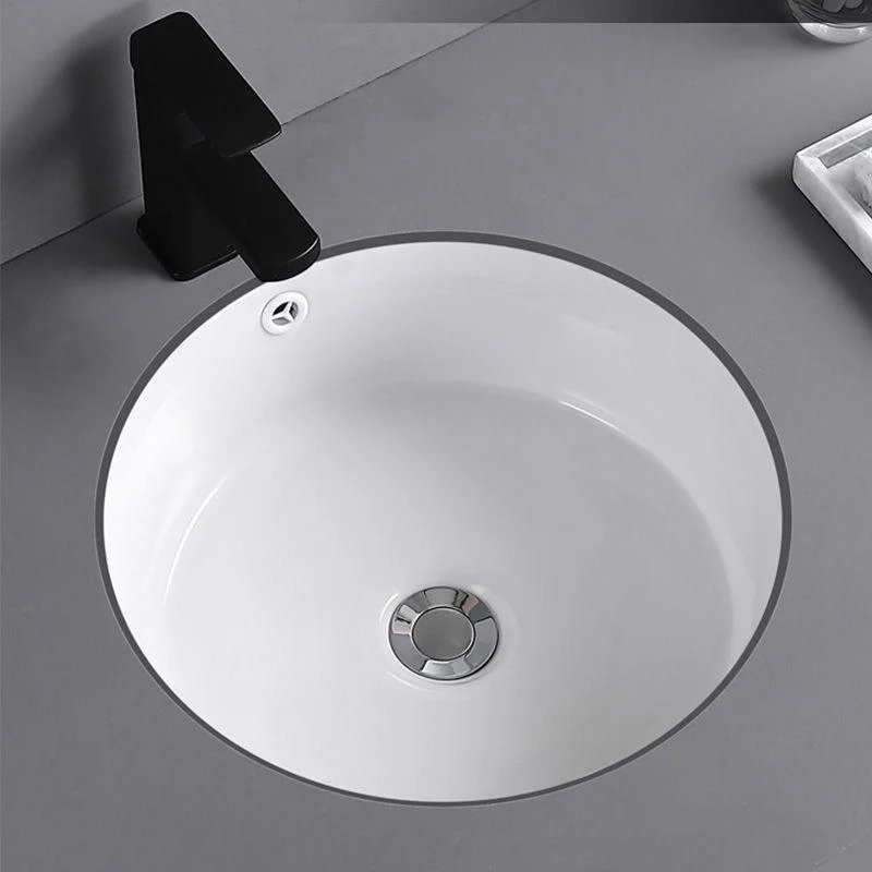 Traditional Undermount Vanity Sink Round Porcelain with Overflow Basin Sink -Bathlova