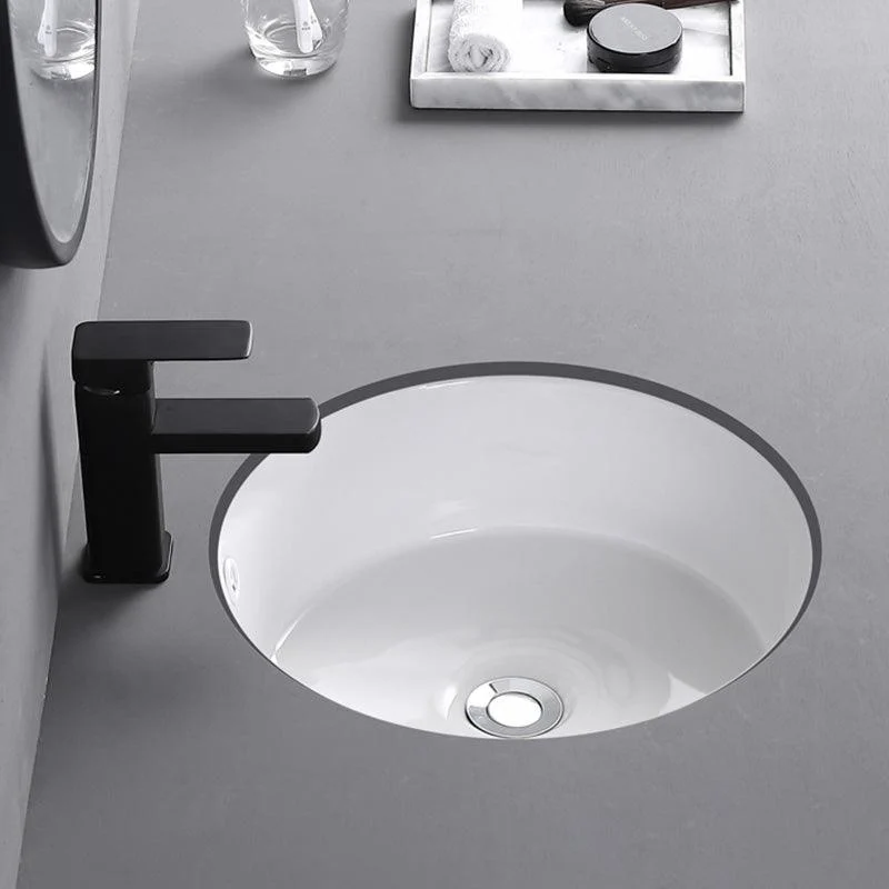 Traditional Undermount Vanity Sink Round Porcelain with Overflow Basin Sink -Bathlova