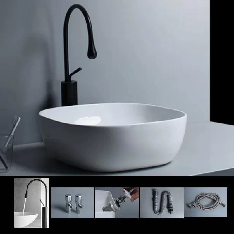 Traditional Vessel Bathroom Sink Porcelain with Tap Basin Sink -Bathlova