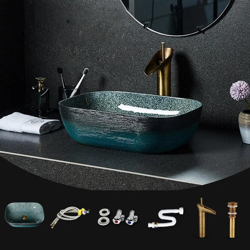 Traditional Vessel Sink Vitreous China Oval with Pop-Up Drain Bathroom Sink -Bathlova