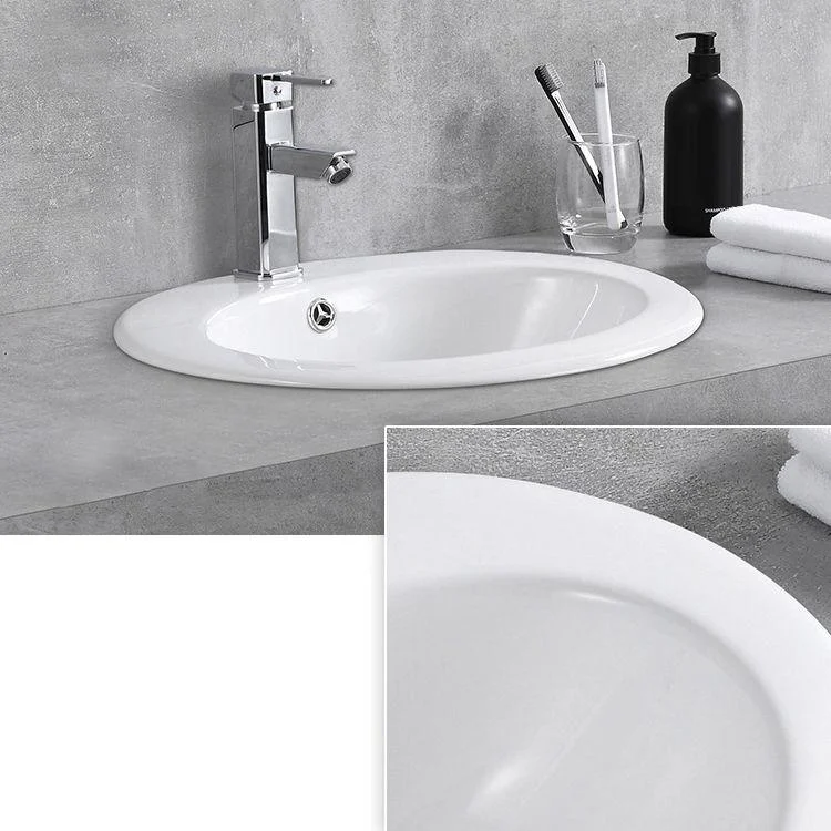 Traditional Wash Stand Oval Shape Porcelain with Pop-Up Drain Vessel Bathroom Sink -Bathlova