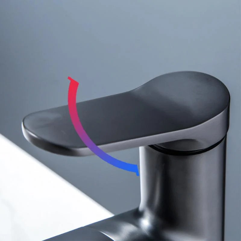 Vessel Sink Tap Modern Pull-out Bathroom Tap with One Lever Handle -Bathlova