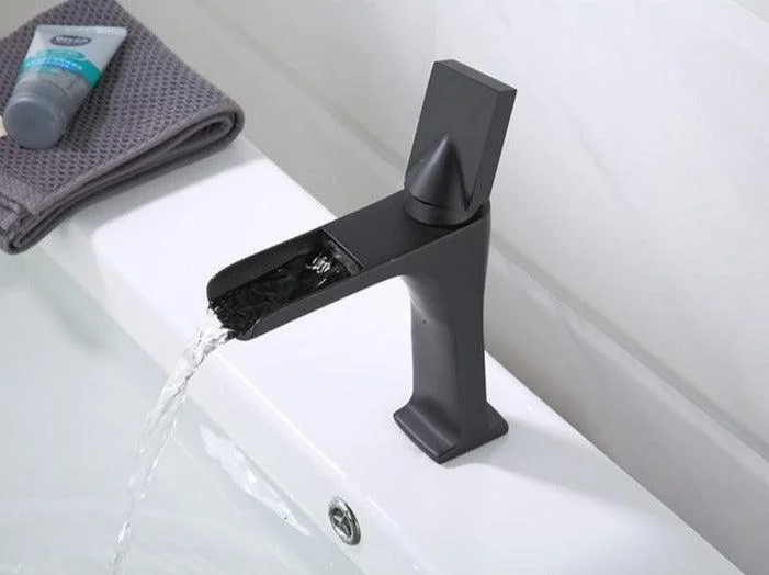 Vita - Modern Waterfall Tap -Bathlova